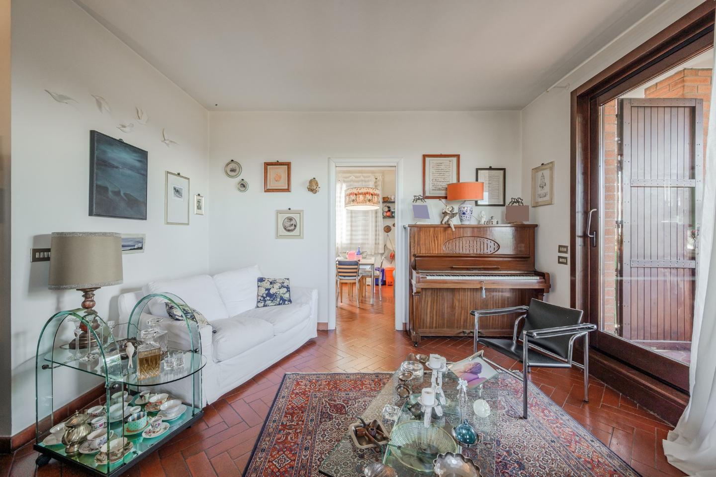 Attico con terrazzo, Reggio Emilia canali