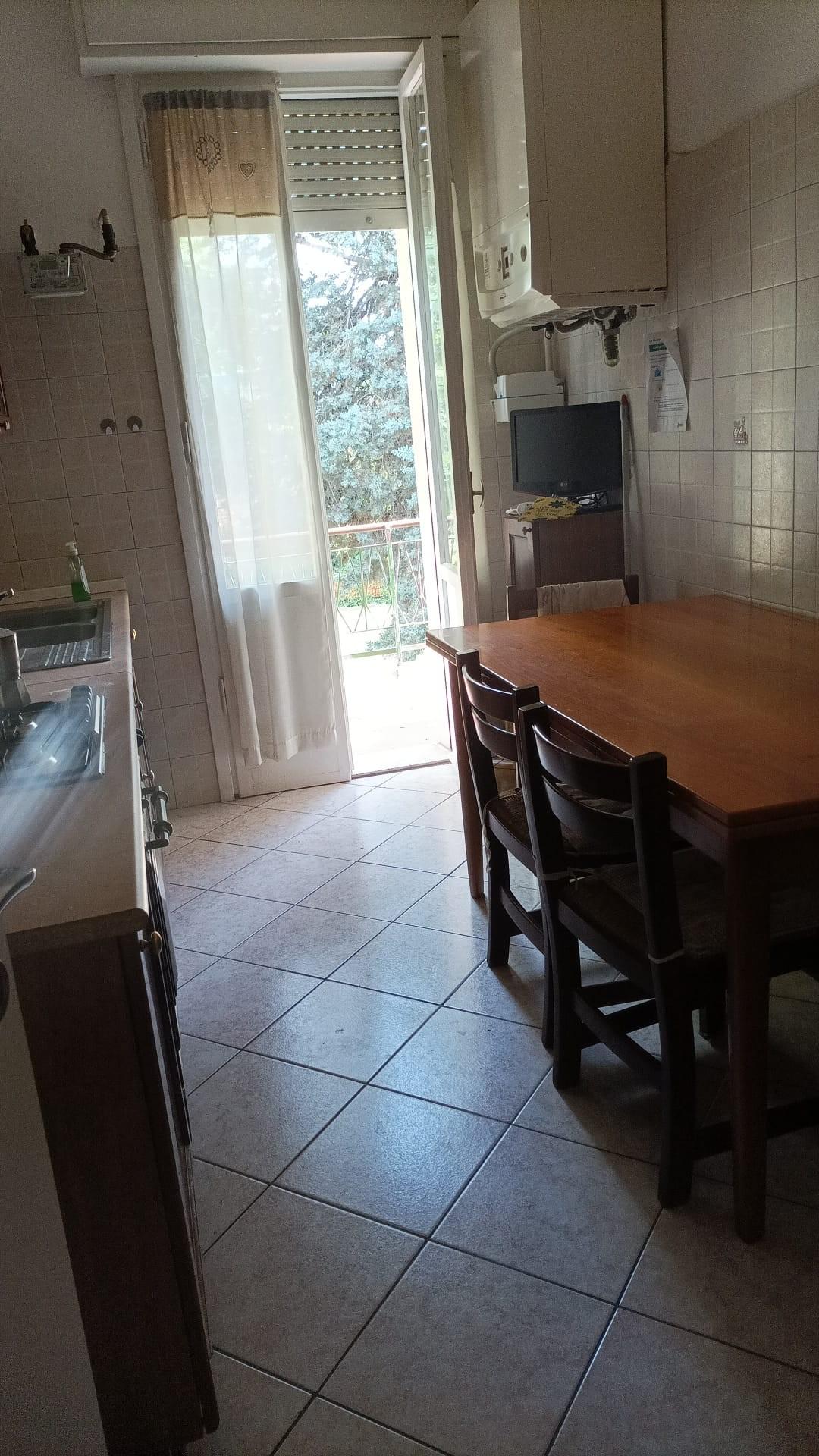 Monolocale arredato in affitto a Modena