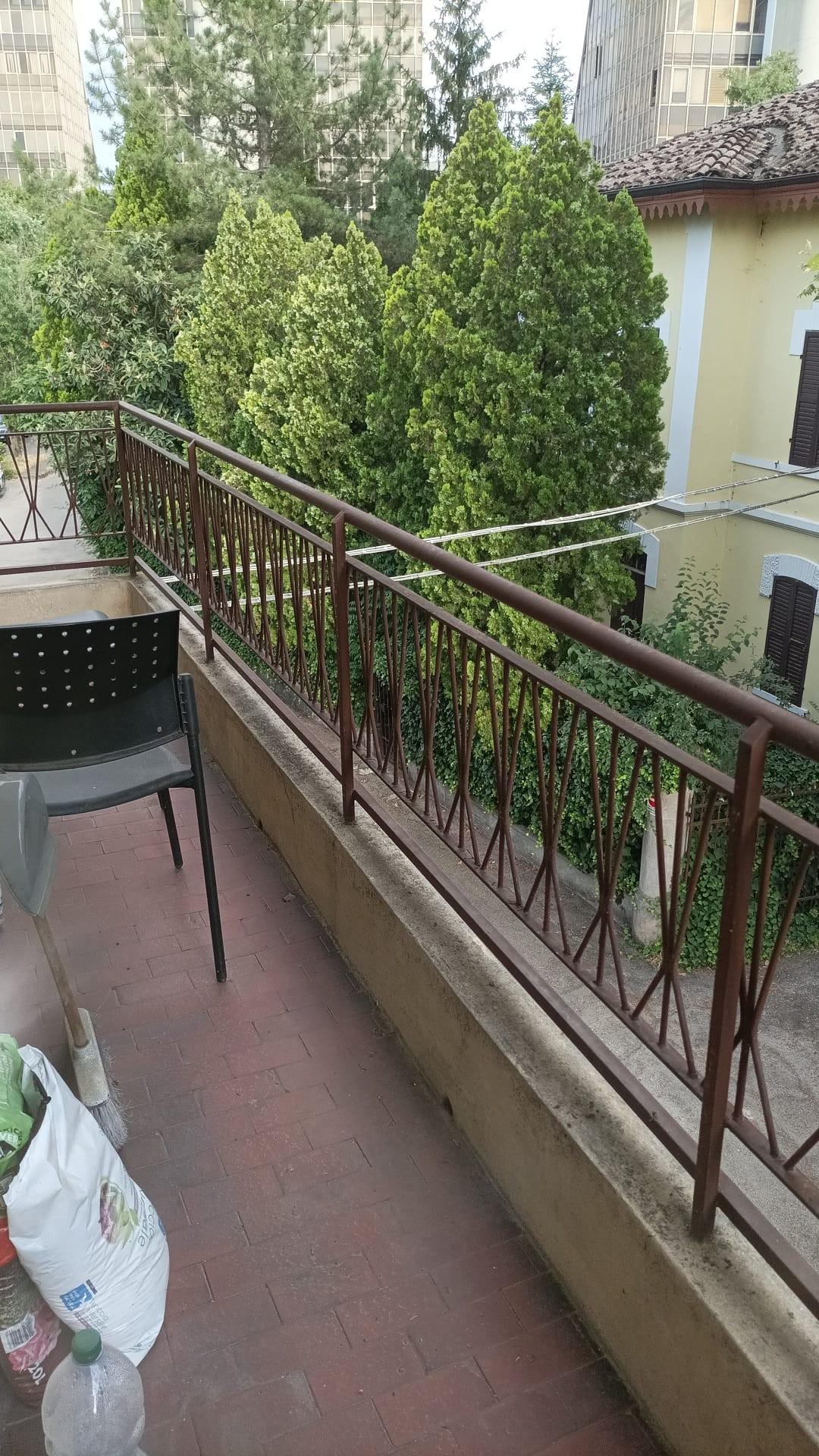 Monolocale arredato in affitto a Modena