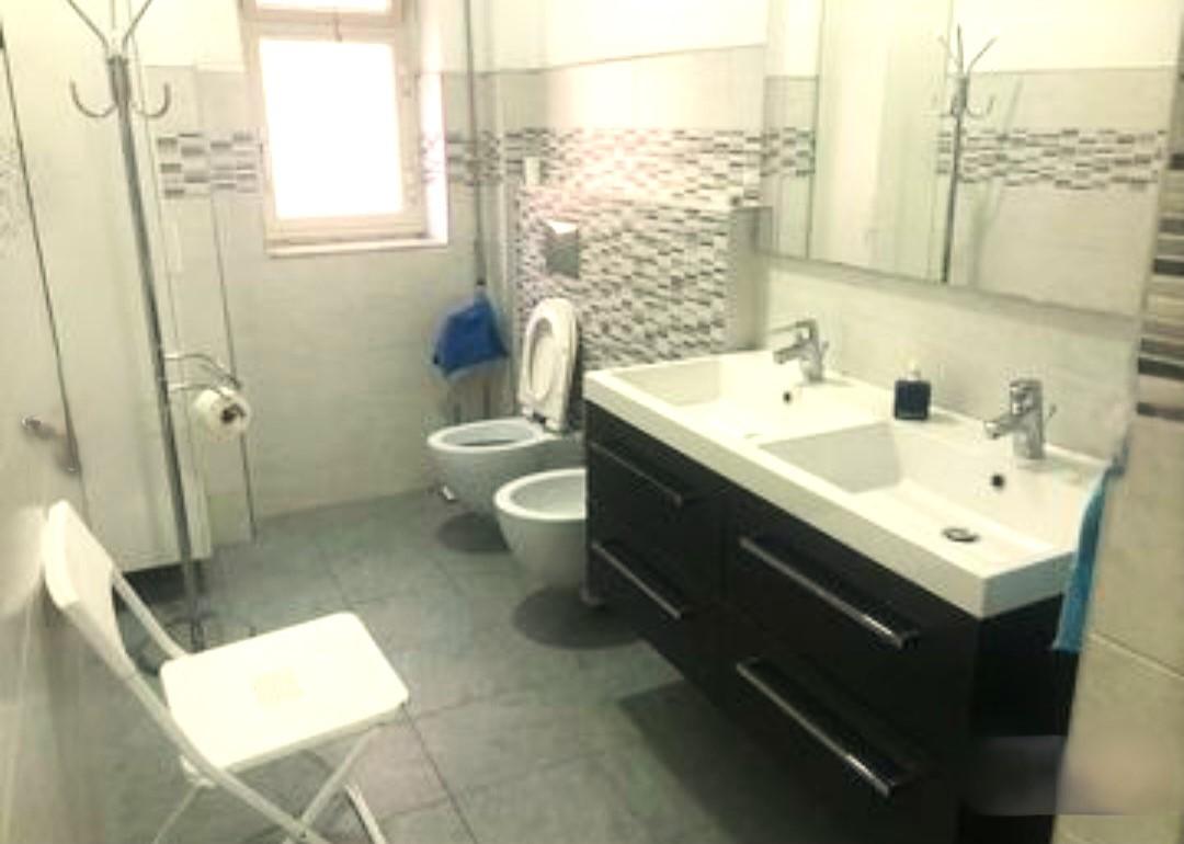 Trilocale arredato in affitto a Catania