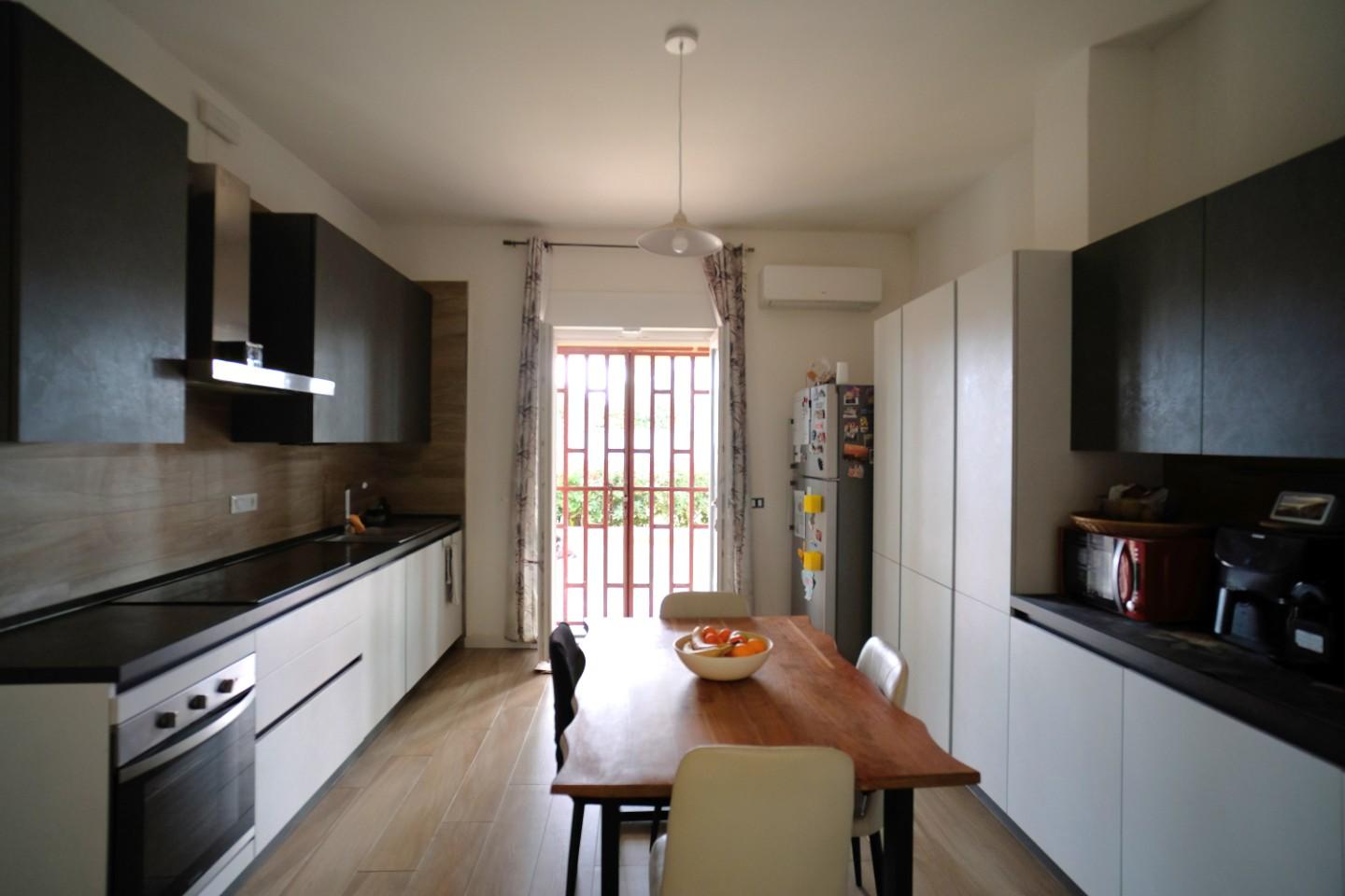 Villa Quadrifamiliari con giardino a Taranto