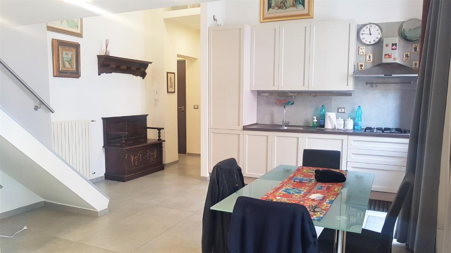 Monolocale arredato in affitto a Catania