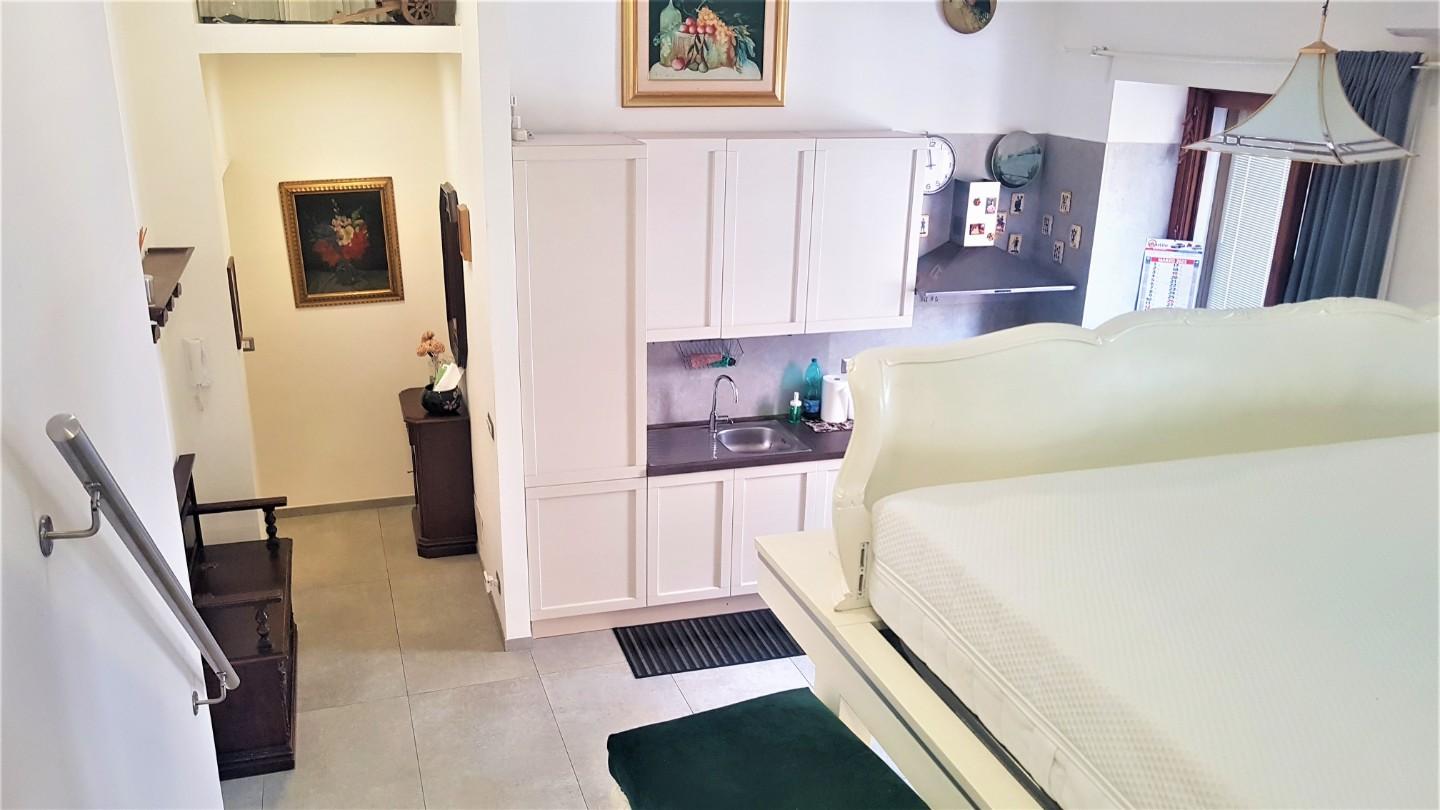 Monolocale arredato in affitto a Catania