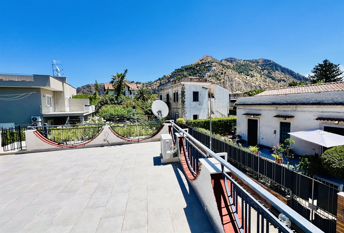 Casa indipendente arredata in affitto a Palermo