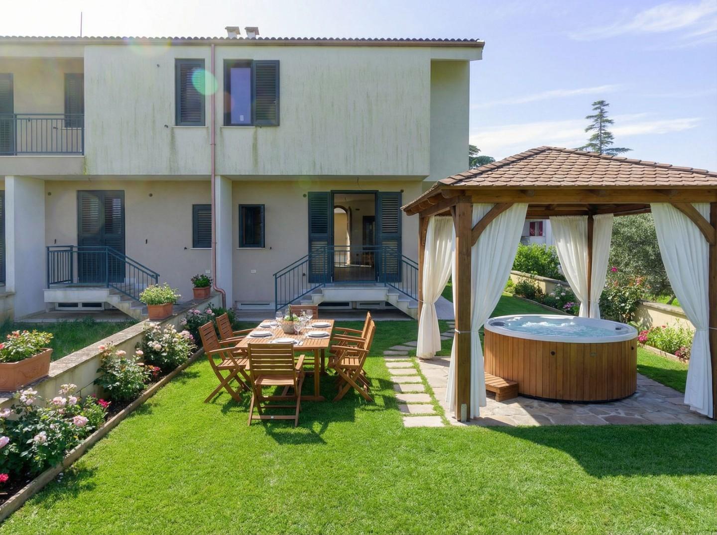 Villa con giardino a Crispiano