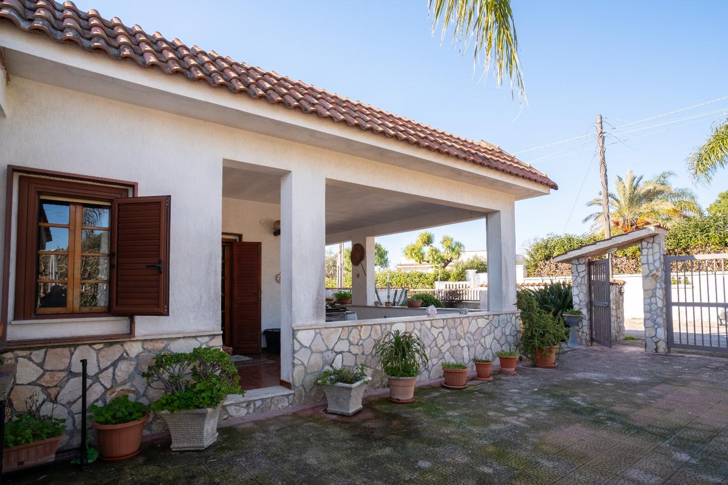 Villa con giardino a Pulsano