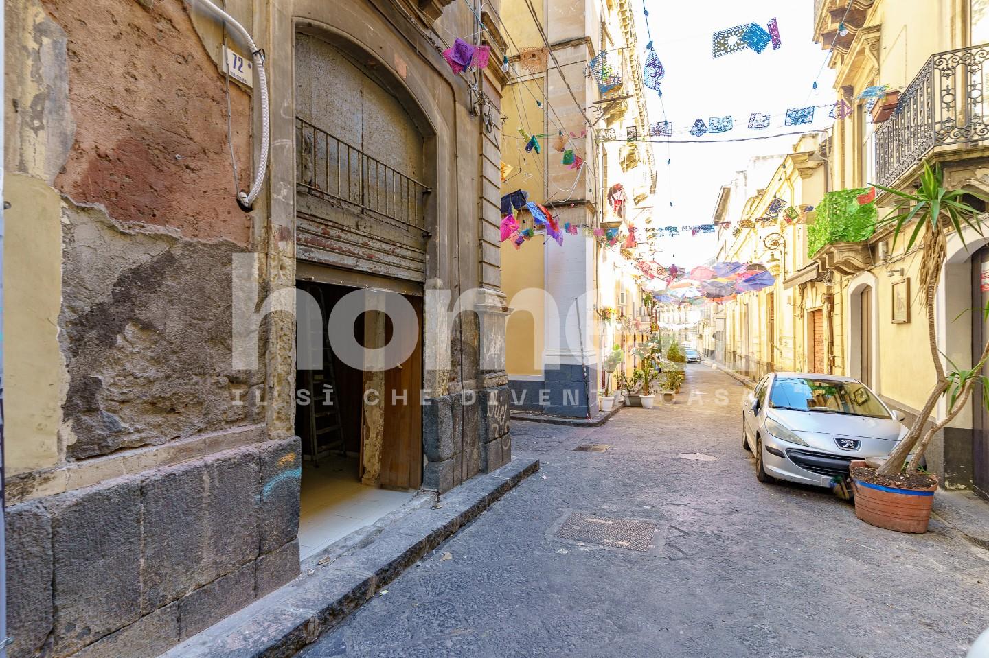 Locale commerciale in affitto a Catania