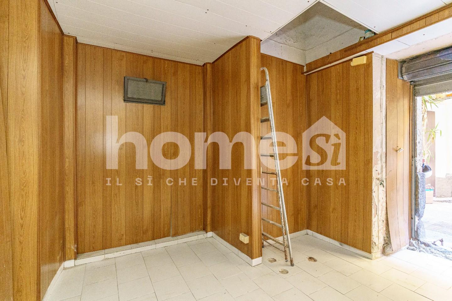 Locale commerciale in affitto a Catania