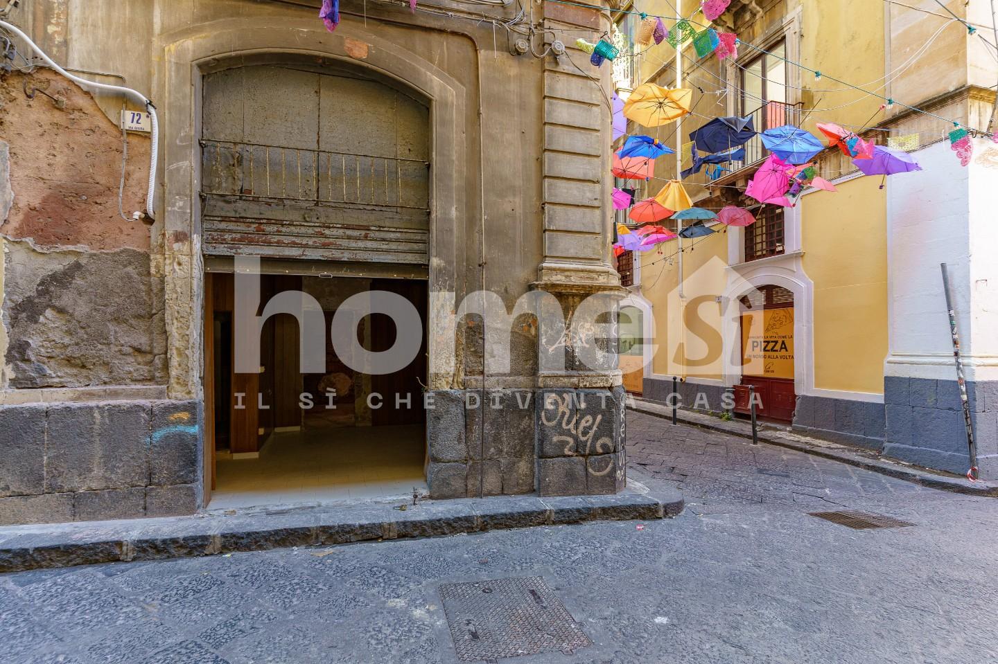 Locale commerciale in affitto a Catania