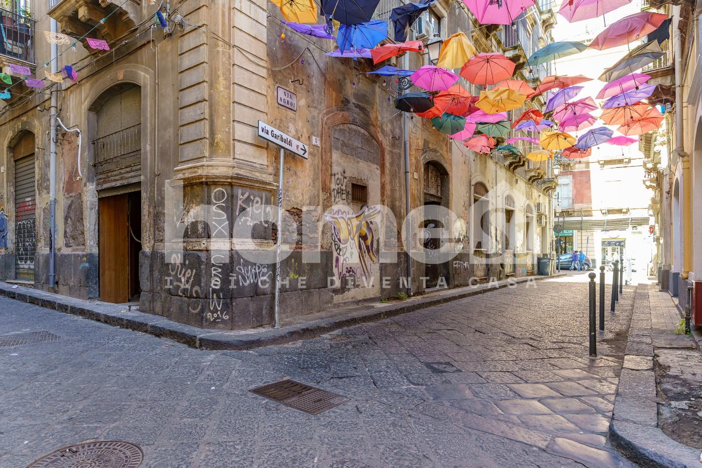 Locale commerciale in affitto a Catania