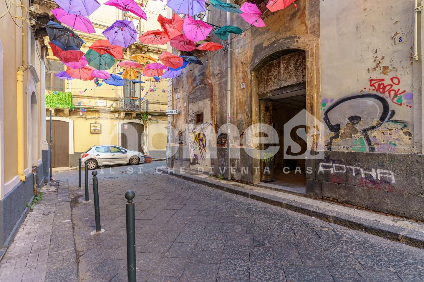 Locale commerciale in affitto a Catania