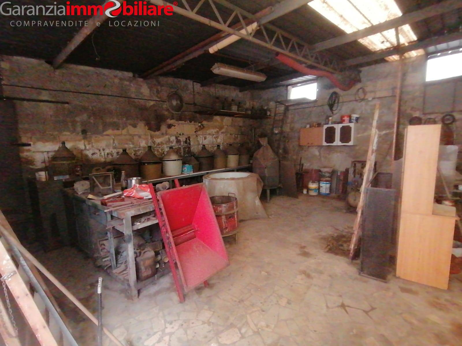 Box/Garage 65mq in vendita a San Sebastiano al Vesuvio
