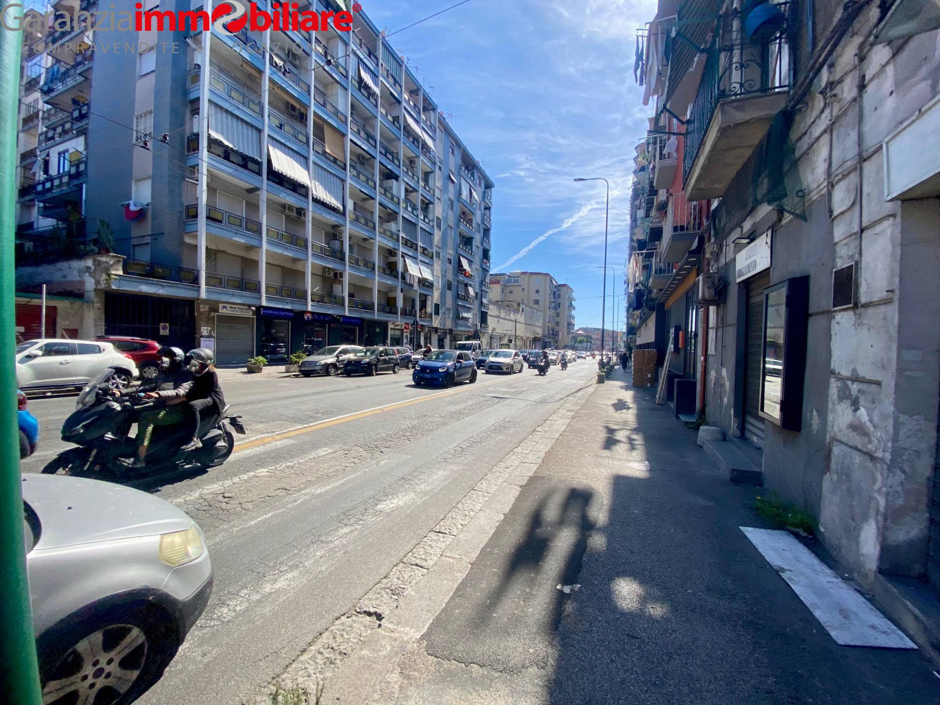 Locale commerciale in affitto a Napoli