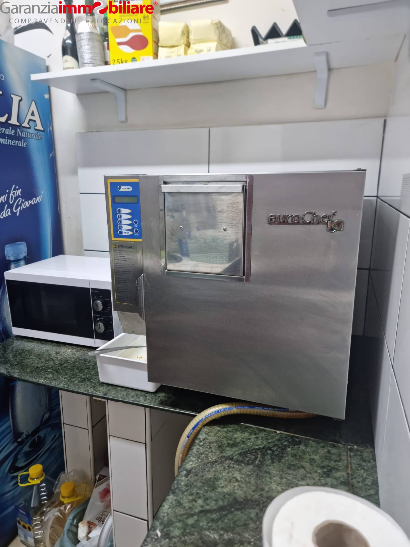 Attivit commerciale in vendita a Napoli, San Carlo Arena