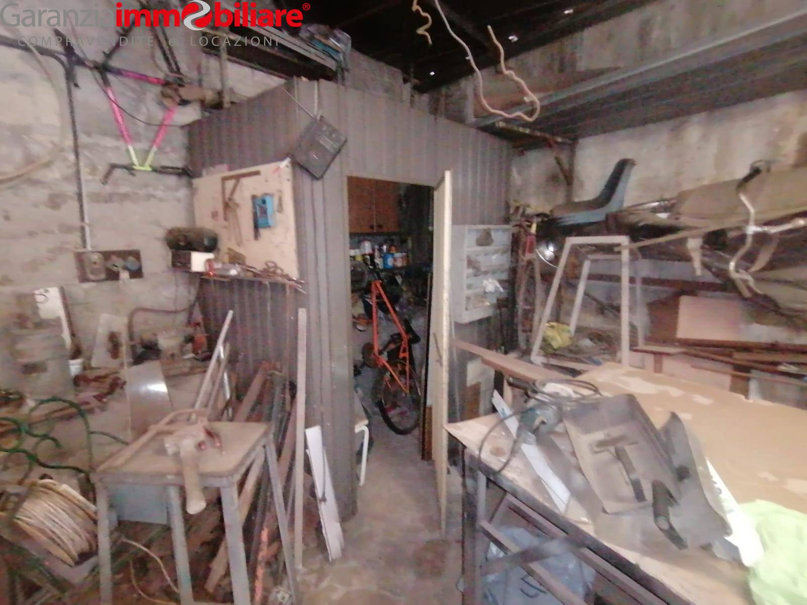 Box o garage in vendita a San Sebastiano al Vesuvio