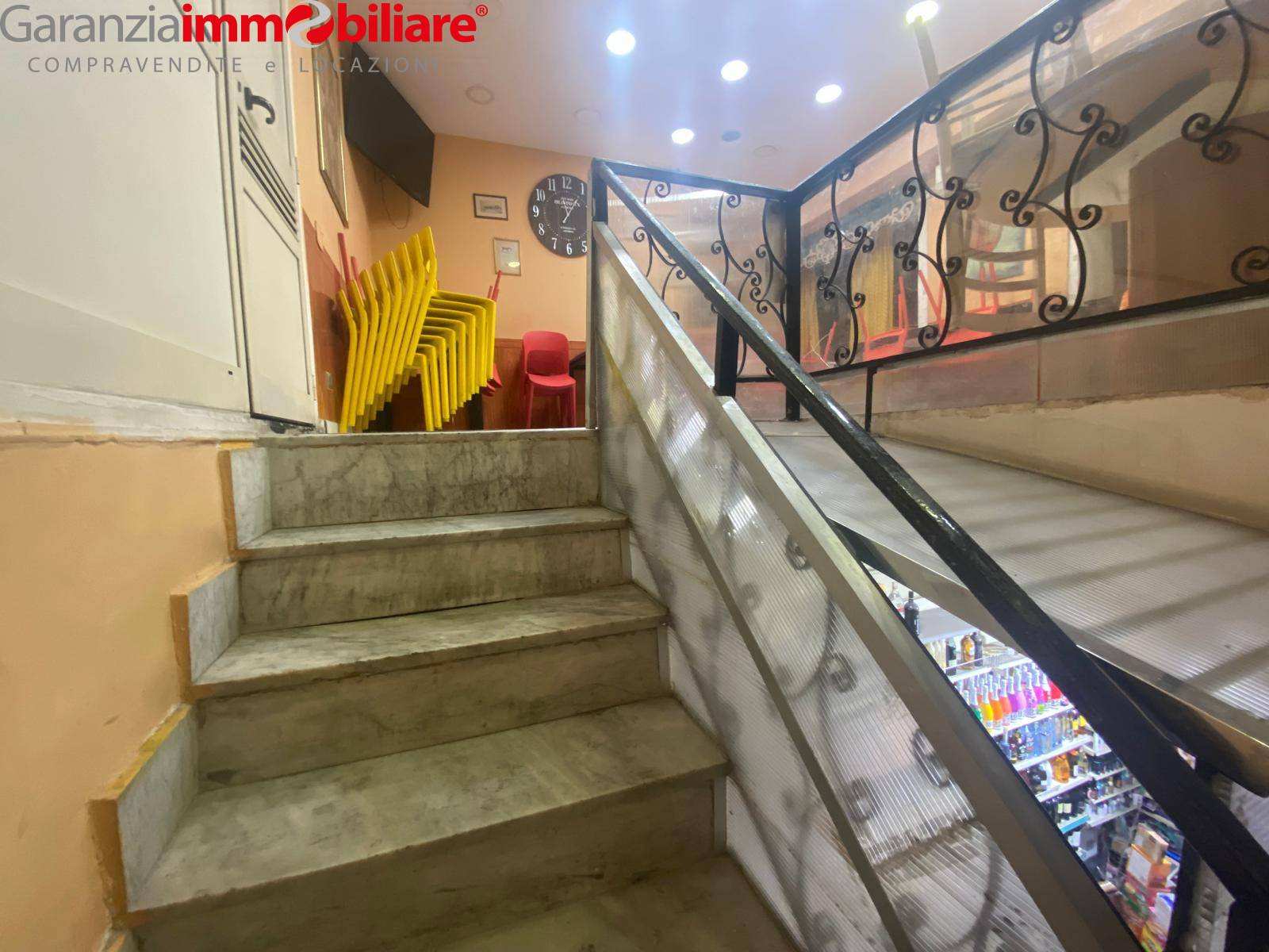 Locale commerciale in vendita a Napoli