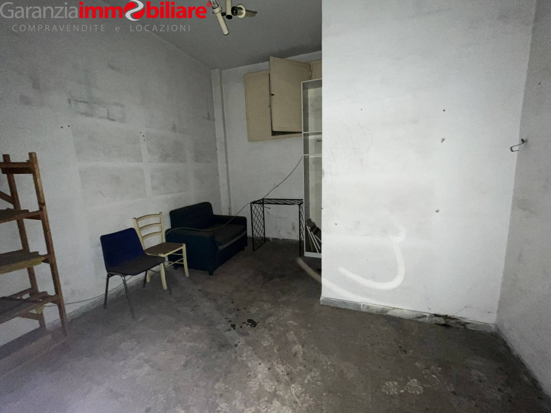 Locale commerciale in vendita a Napoli