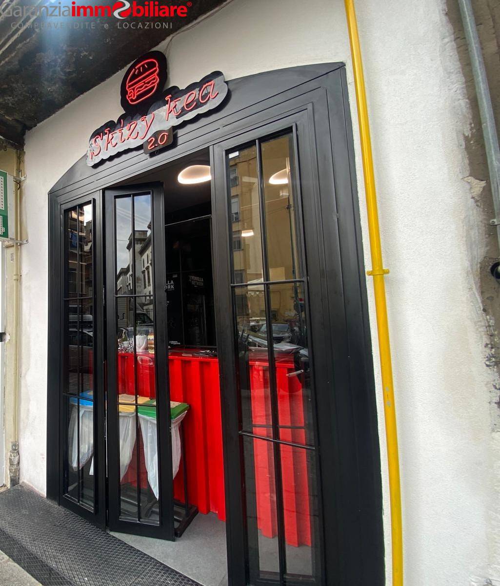 Locale commerciale in vendita a Napoli