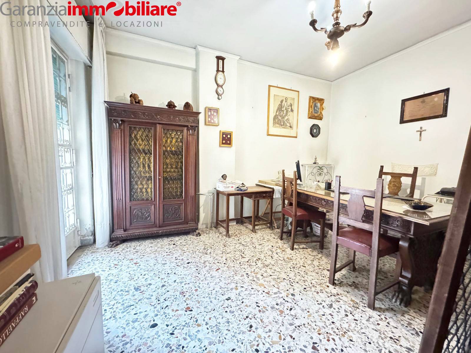 Appartamento in vendita a Napoli, San Carlo Arena