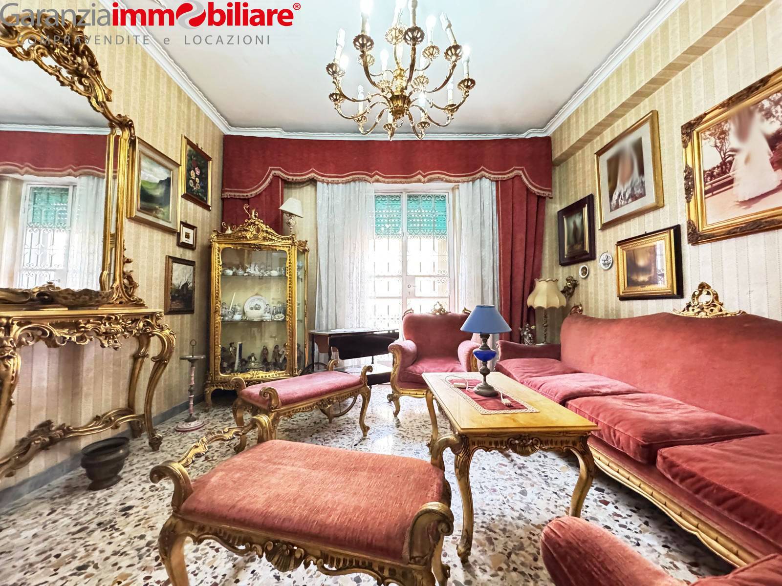 Appartamento in vendita a Napoli, San Carlo Arena