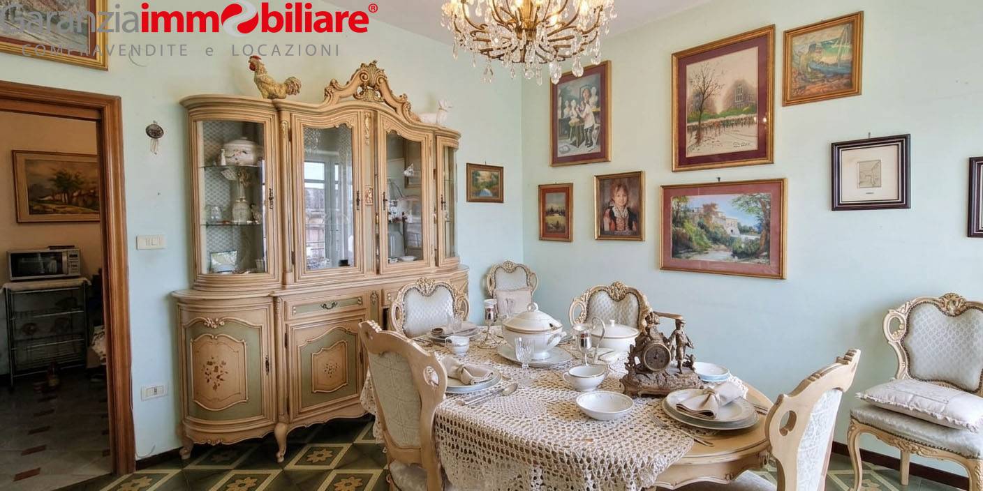 Appartamento in vendita a Napoli, San Carlo Arena