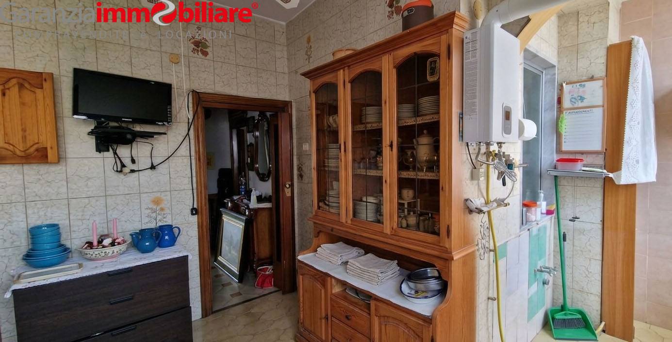 Appartamento in vendita a Napoli, San Carlo Arena