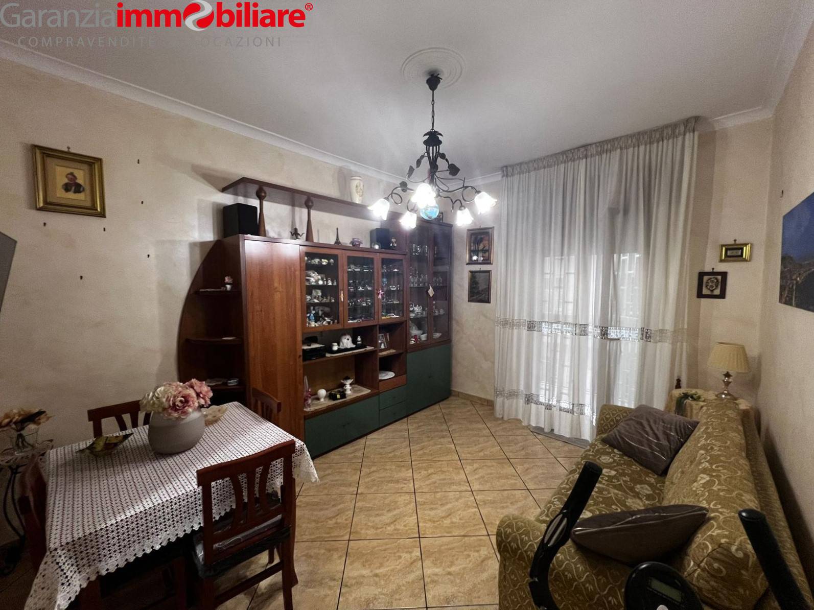 Appartamento in vendita a Napoli, San Carlo Arena
