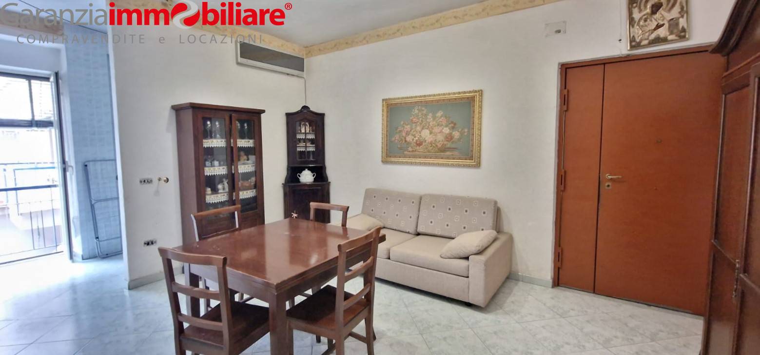 Appartamento in vendita a Napoli, San Carlo Arena