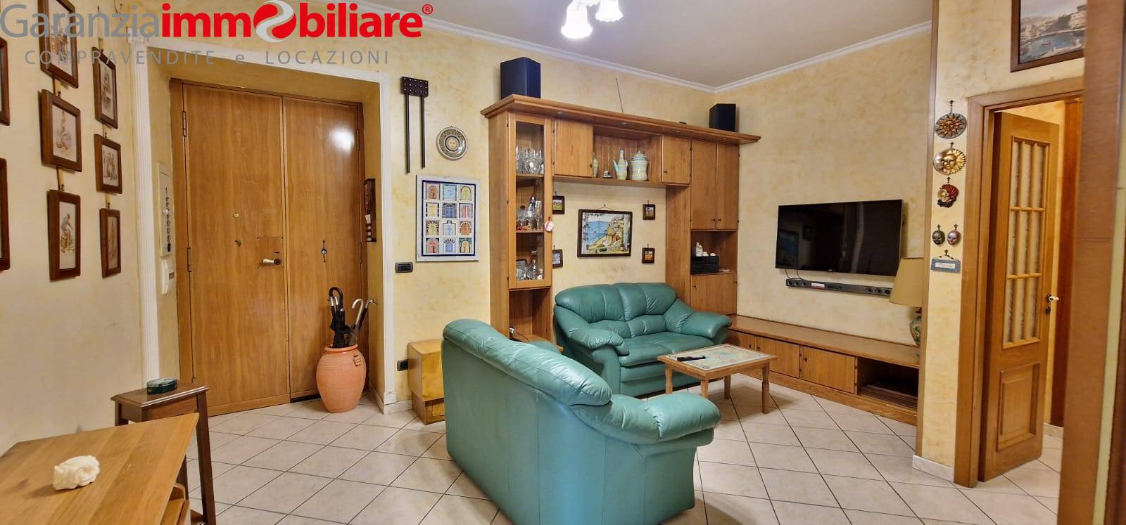 Appartamento in vendita a Napoli, San Carlo Arena