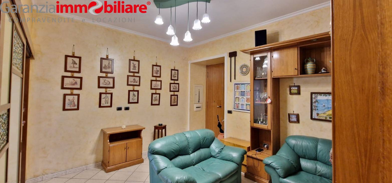 Appartamento in vendita a Napoli, San Carlo Arena