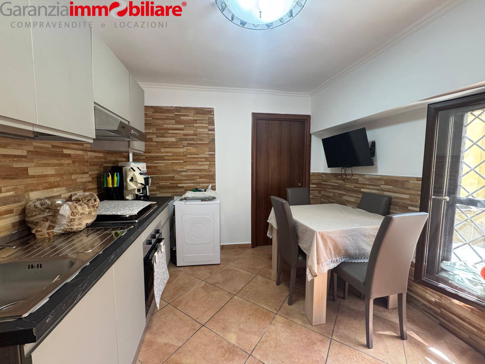 Appartamento in vendita a Napoli, San Carlo Arena