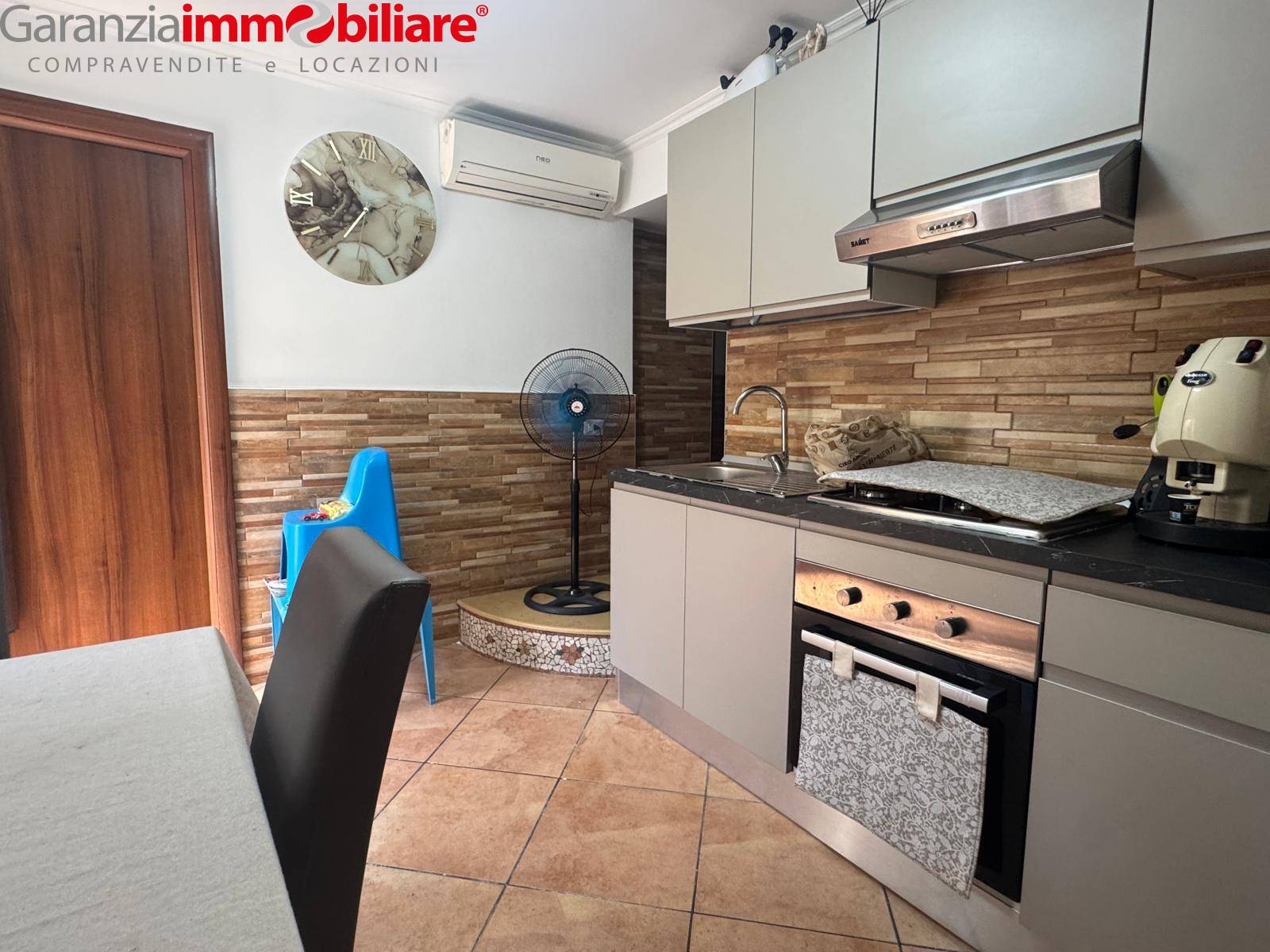Appartamento in vendita a Napoli, San Carlo Arena