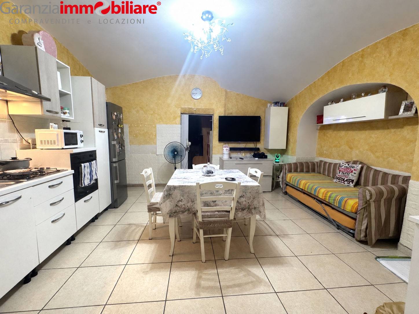 Appartamento in vendita a Napoli, San Carlo Arena
