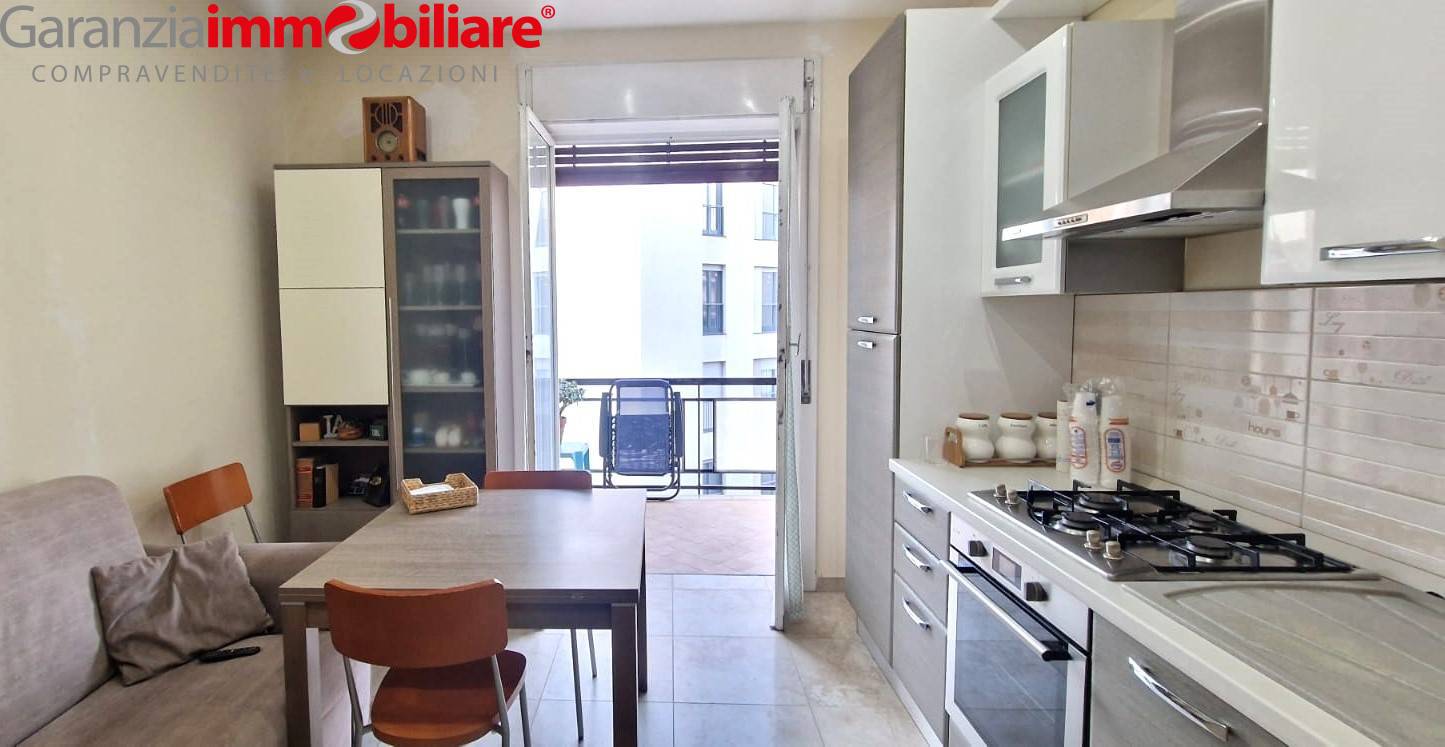 Appartamento in vendita a Napoli, San Carlo Arena