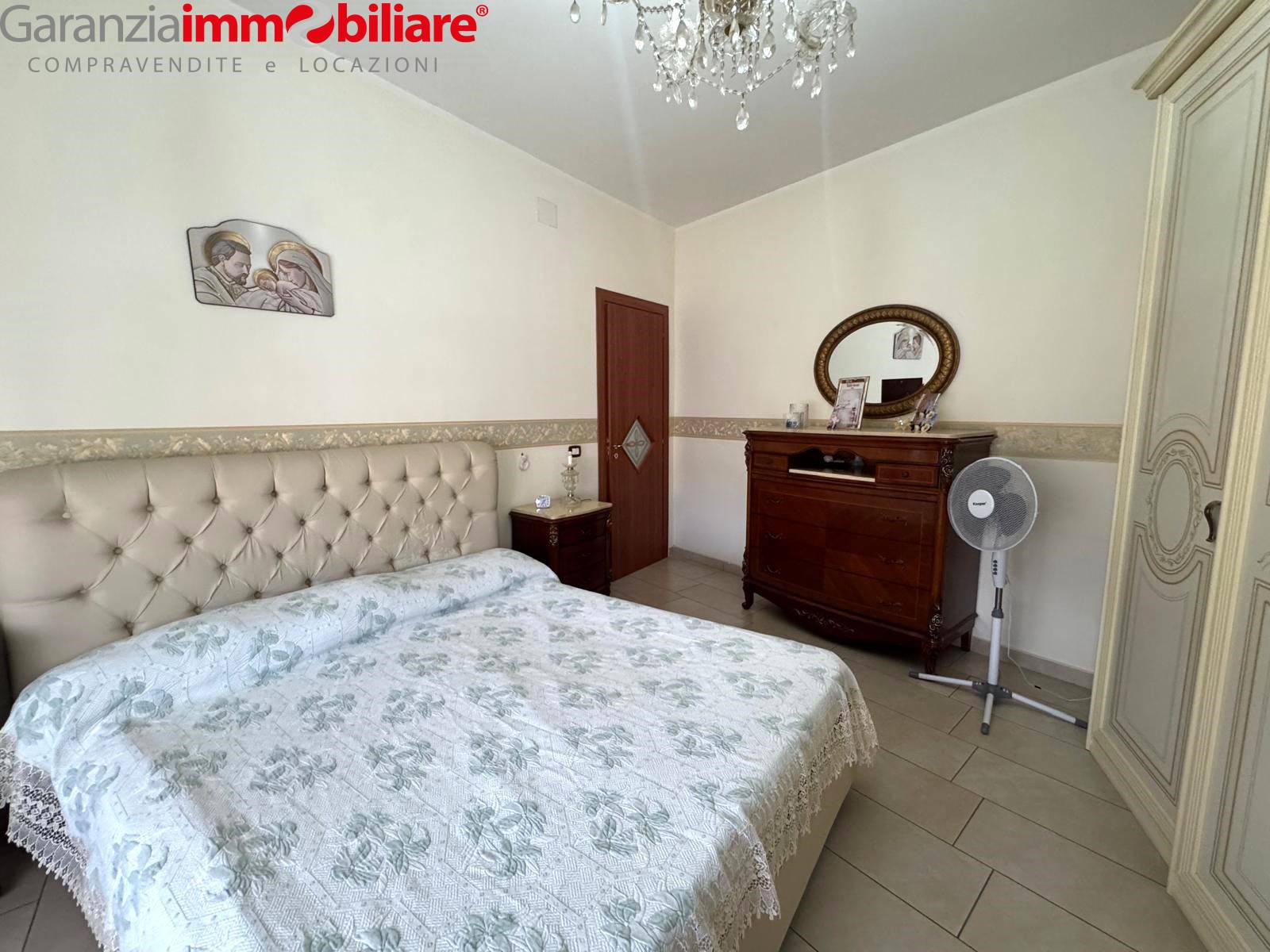 Appartamento in vendita a Napoli, San Carlo Arena