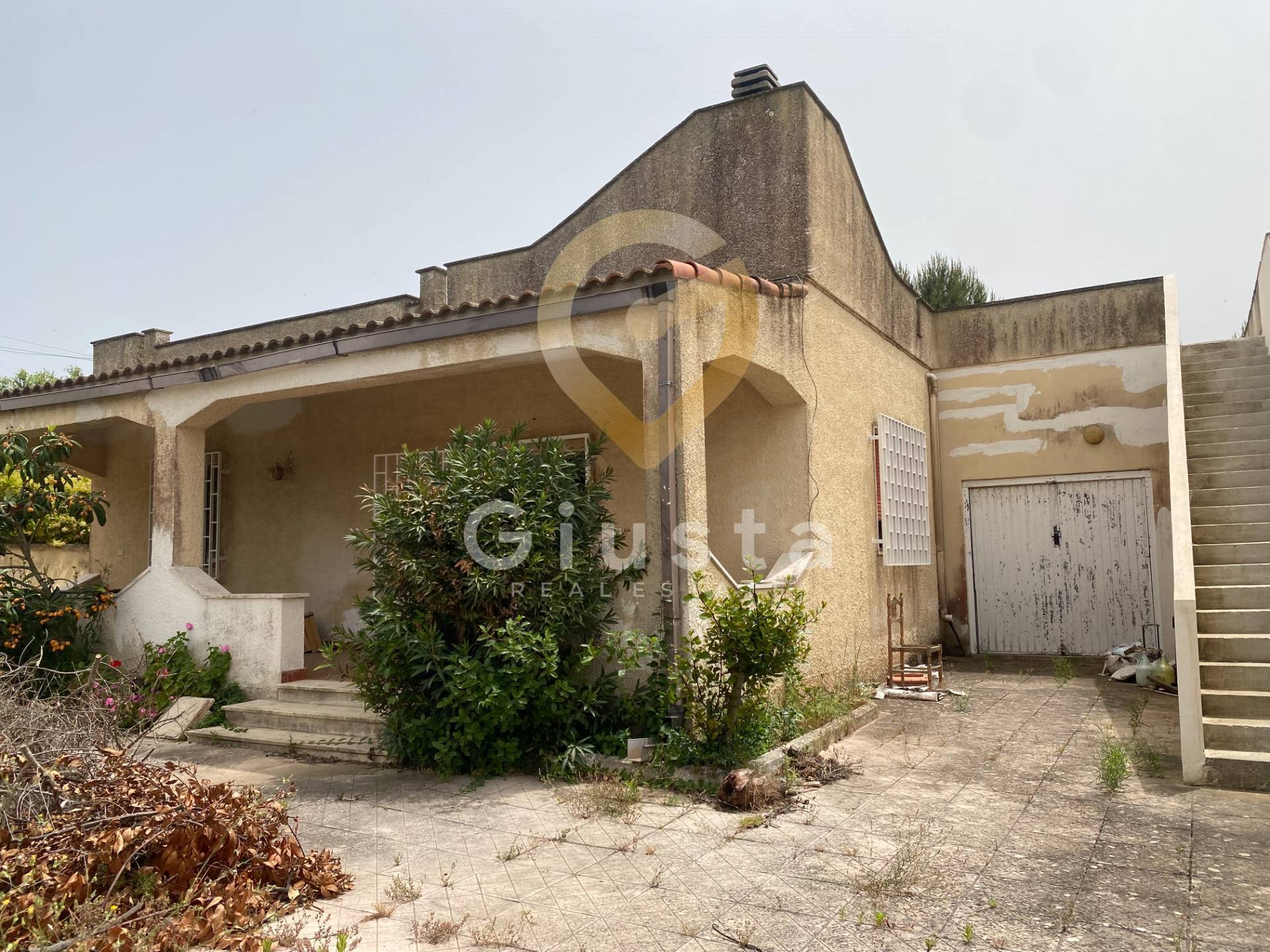 Casa indipendente con terrazzo a Torchiarolo