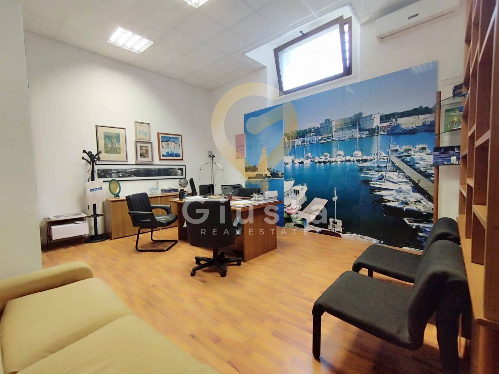 Locale Commerciale in vendita a Brindisi, Cappuccini