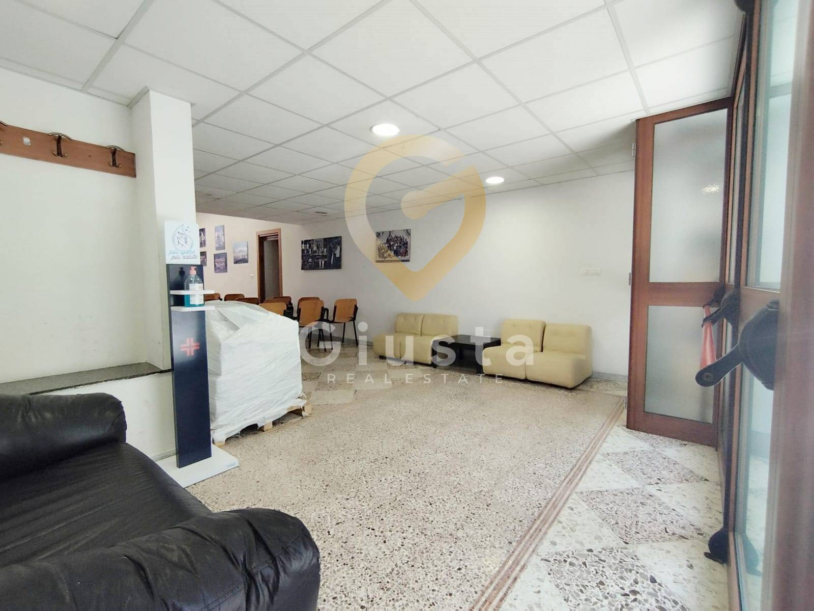 Locale Commerciale in vendita a Brindisi, Cappuccini