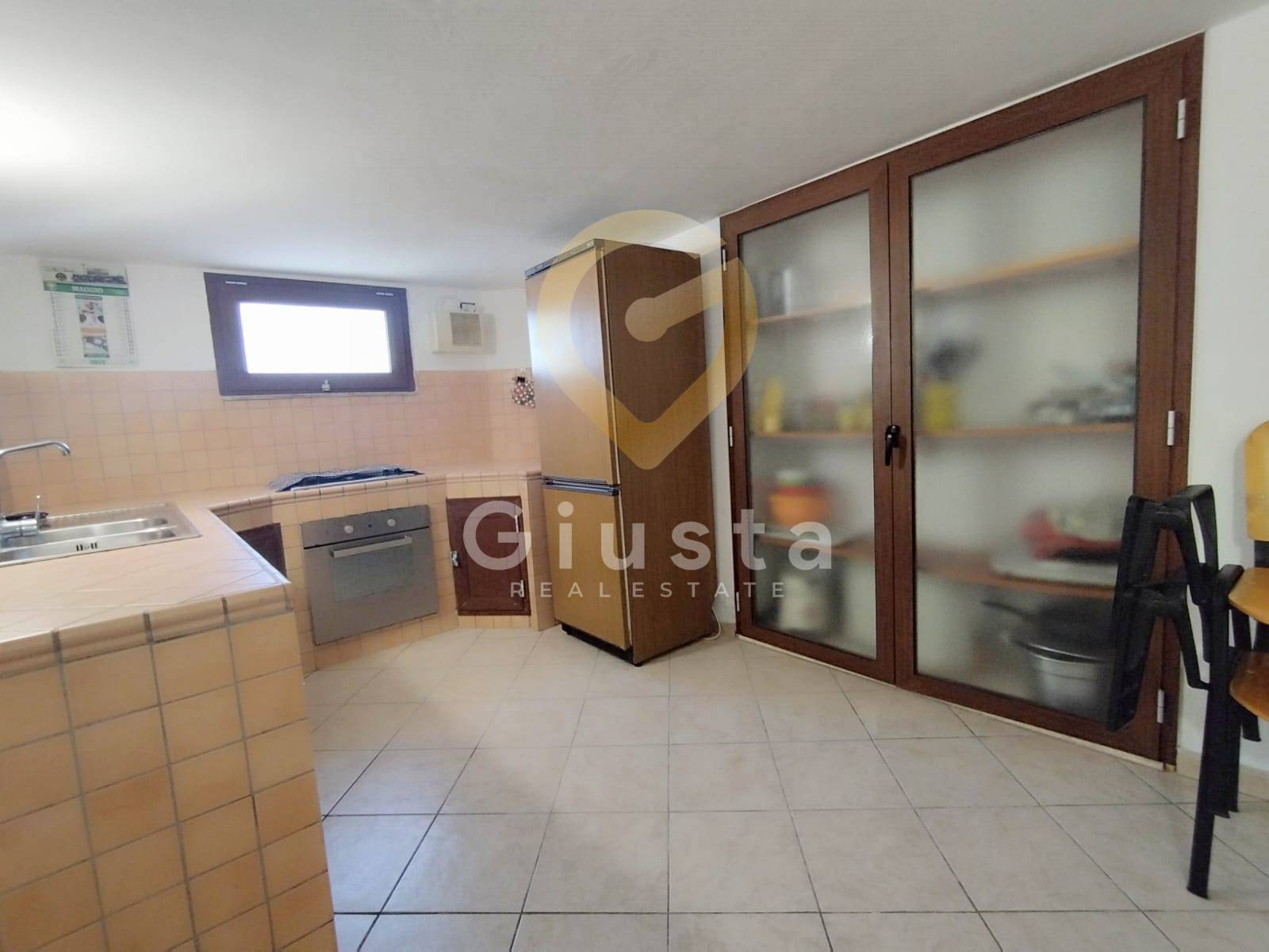 Locale Commerciale in vendita a Brindisi, Cappuccini