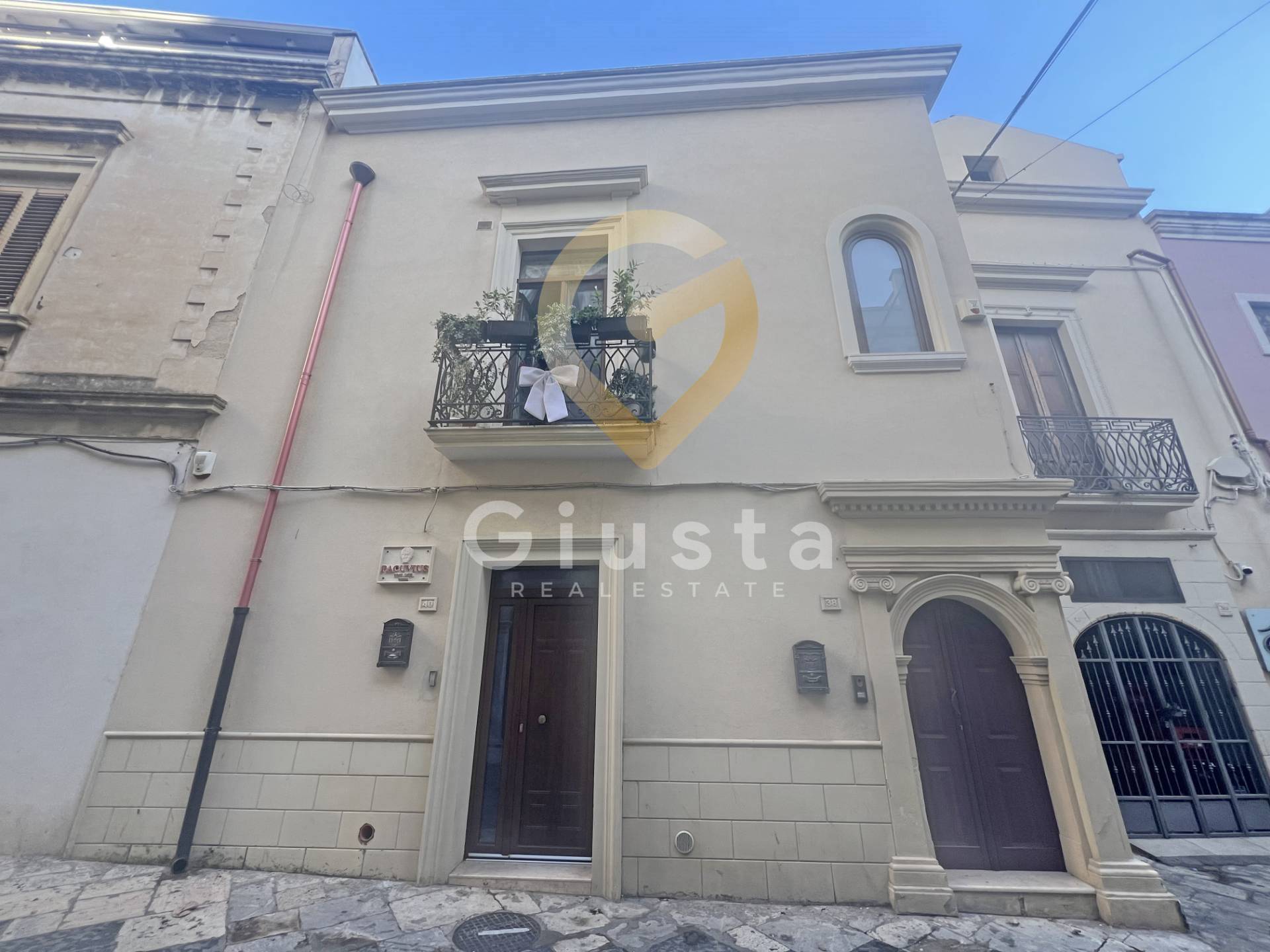 Casa Indipendente in vendita a Brindisi, Zona Centro