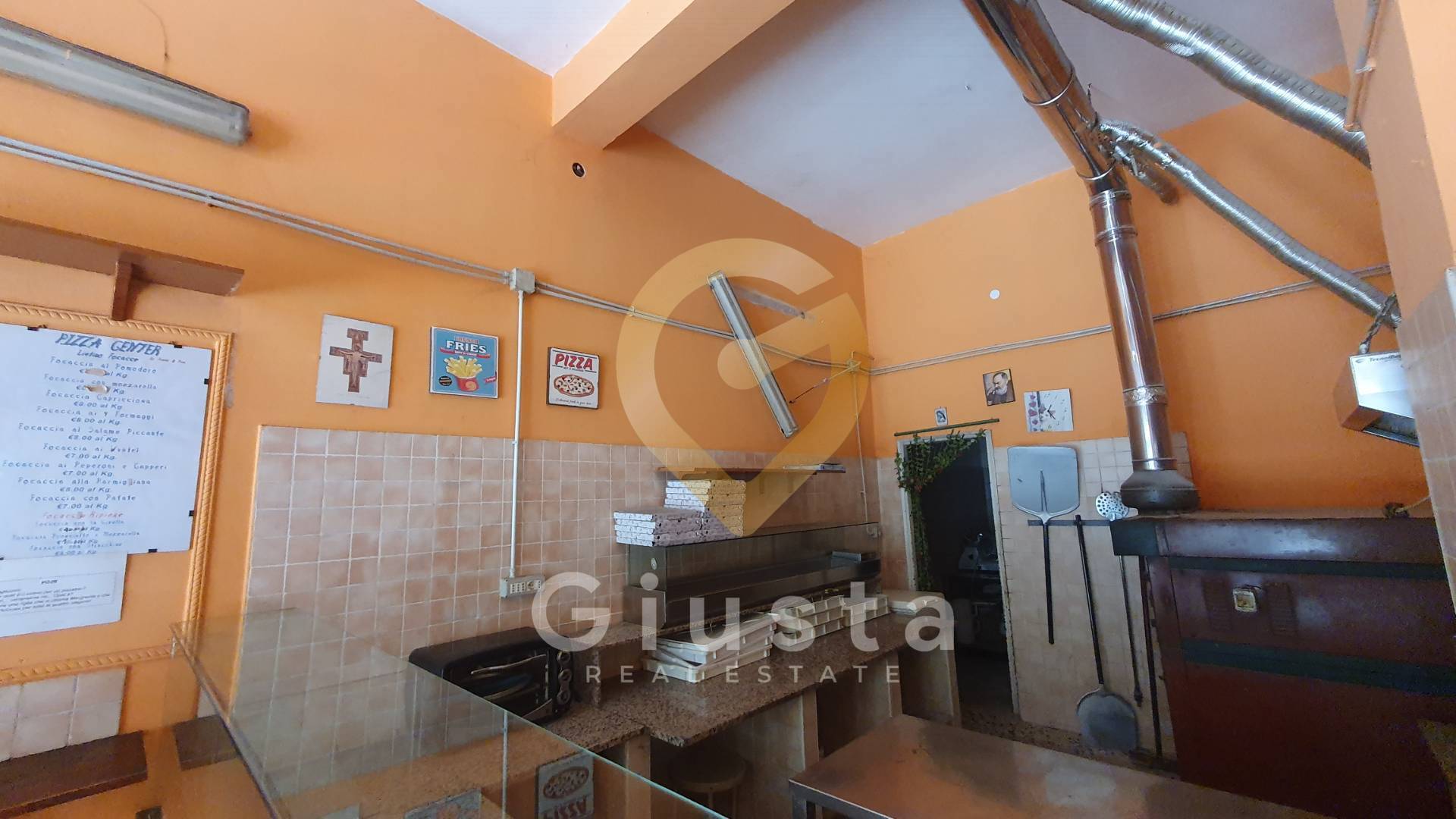 Locale Commerciale in vendita a Brindisi, Commenda