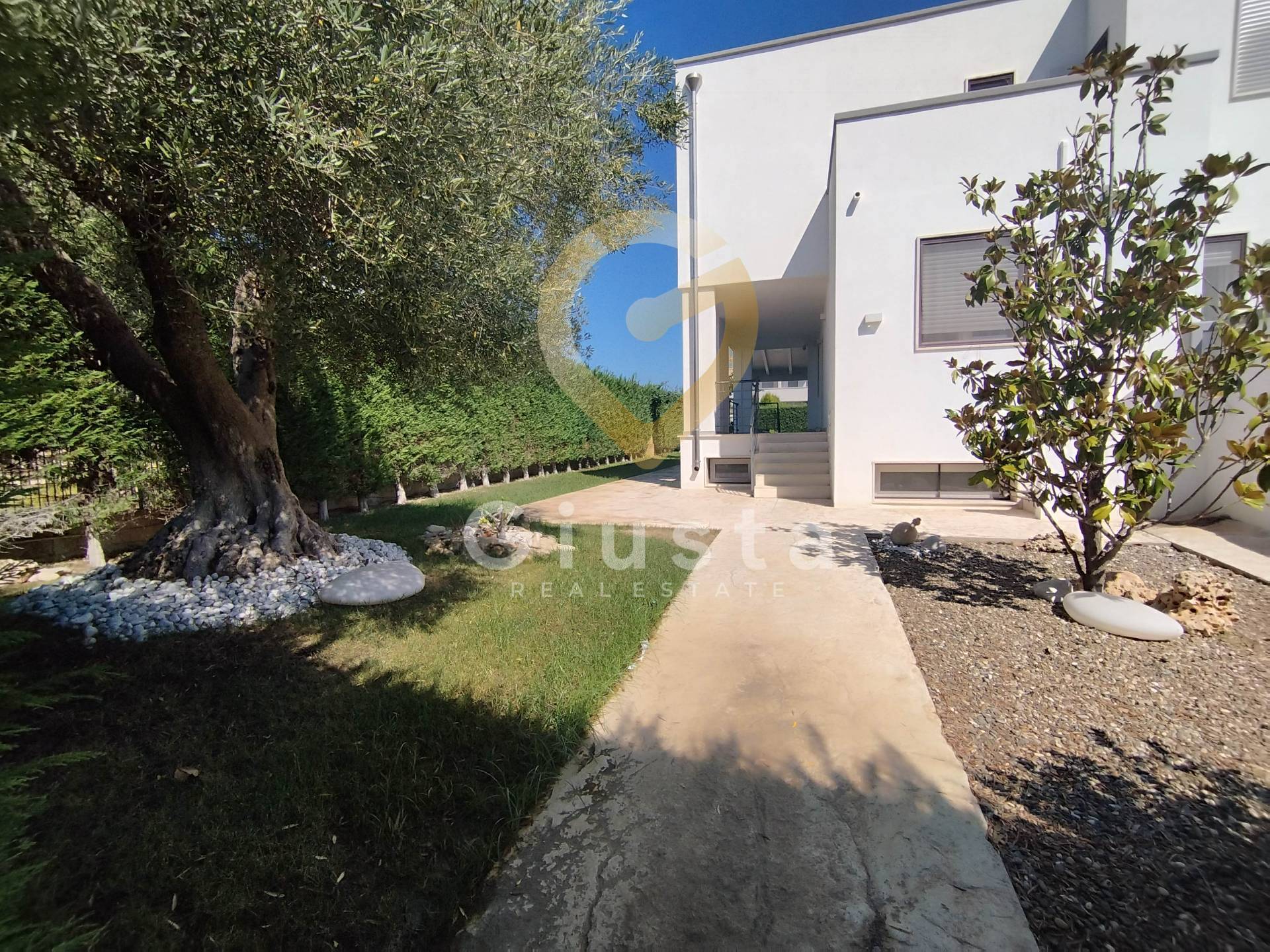 Villetta bifamiliare in vendita a Brindisi, Paradiso