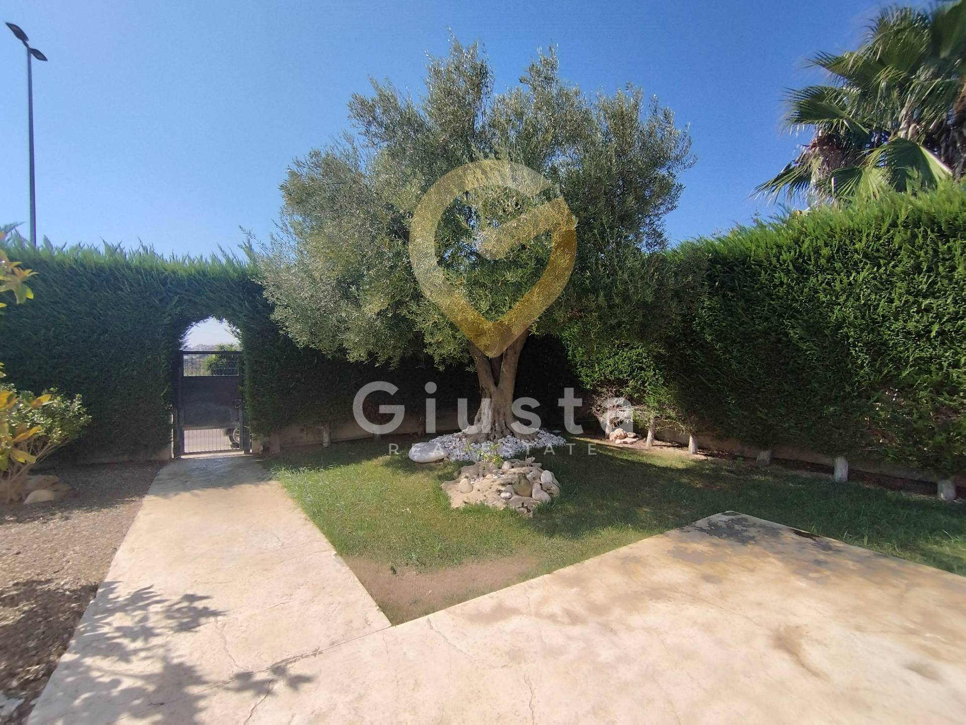 Villetta bifamiliare in vendita a Brindisi, Paradiso