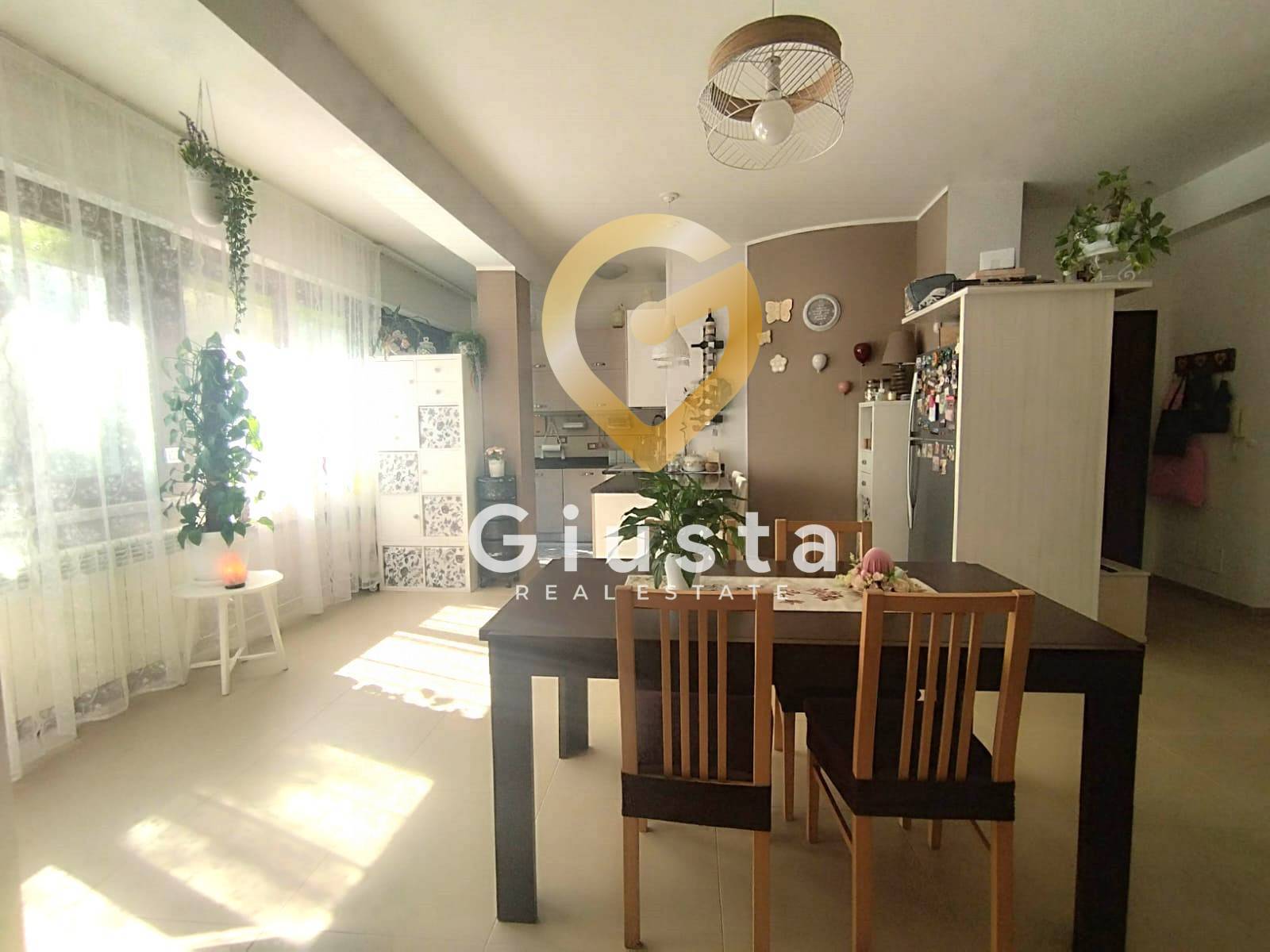 Appartamento in vendita a Brindisi, Zona Villaggio San Pietro