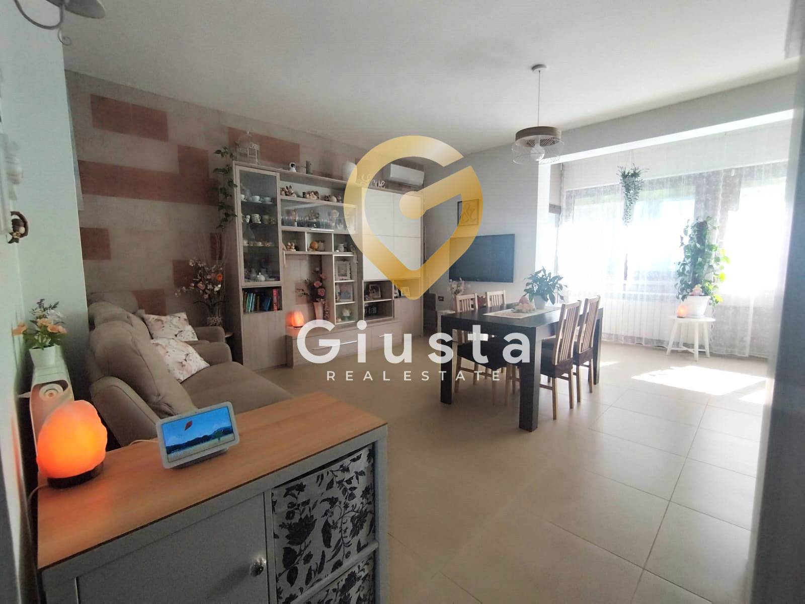 Appartamento in vendita a Brindisi, Zona Villaggio San Pietro