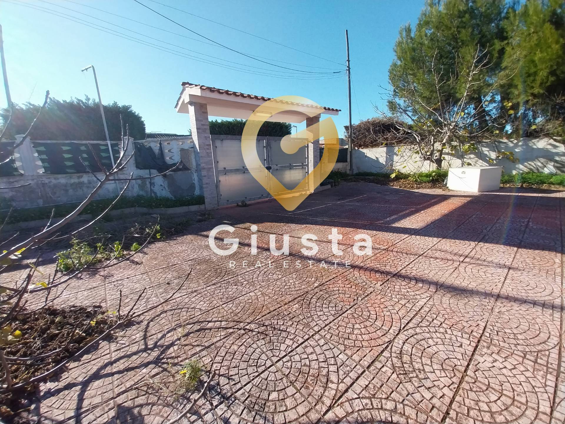 Villa o villino in vendita a Brindisi, Zona Sciaia-Materdomini