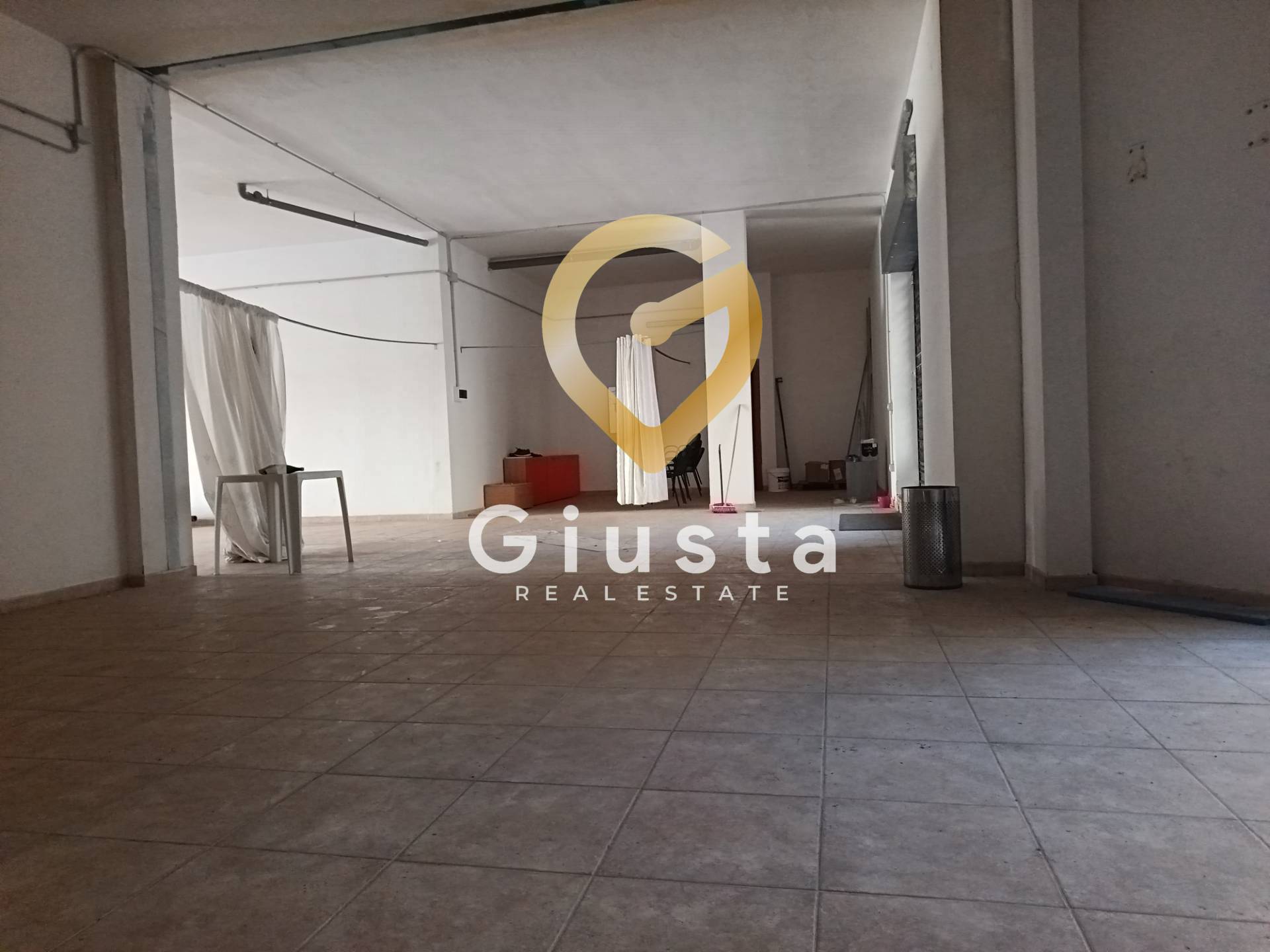 Attivit Commerciale in vendita a Brindisi, Zona Sciaia-Materdomini