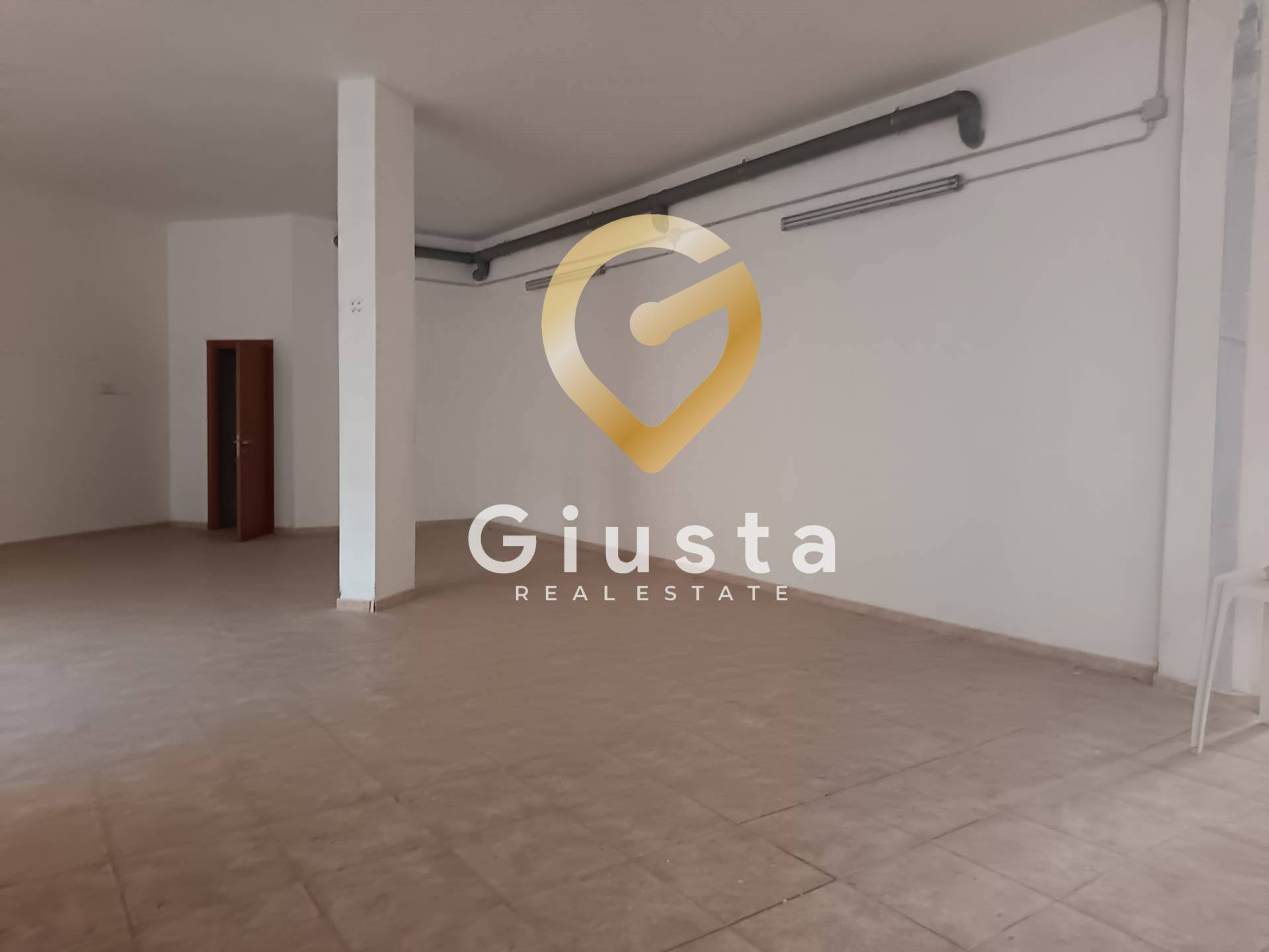 Attivit Commerciale in vendita a Brindisi, Zona Sciaia-Materdomini