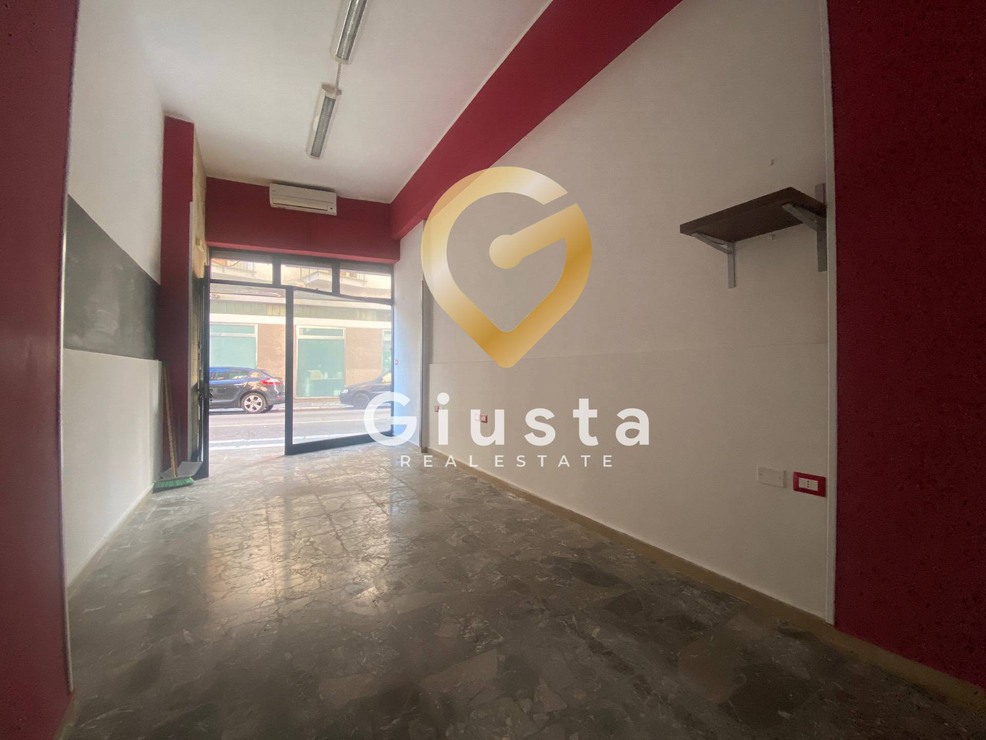 Locale Commerciale in affitto a Brindisi, Commenda