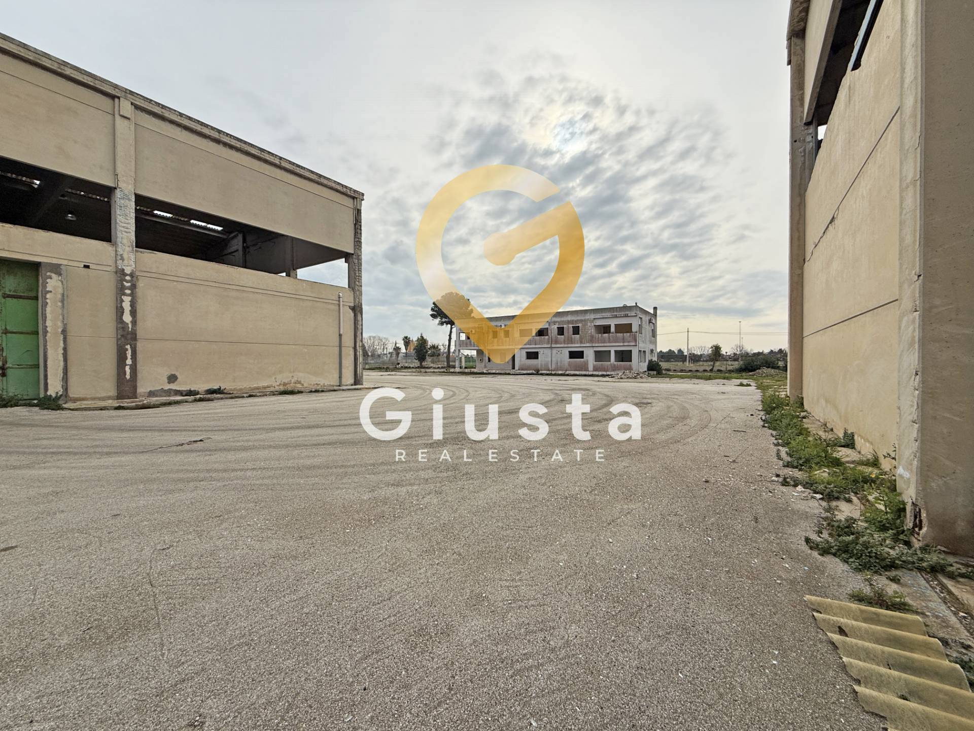 Capannone Industriale in vendita a Brindisi, Perrino